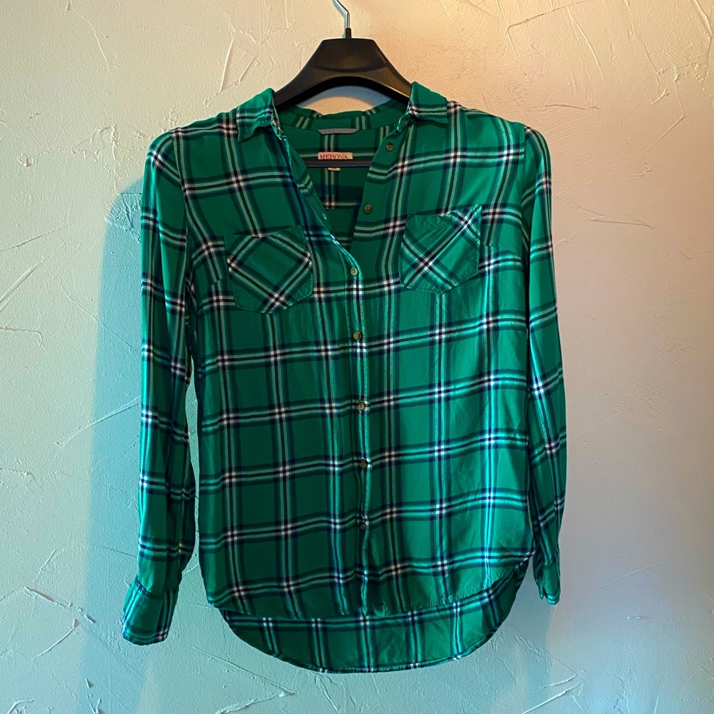 Green plaid button down women’s shirt
